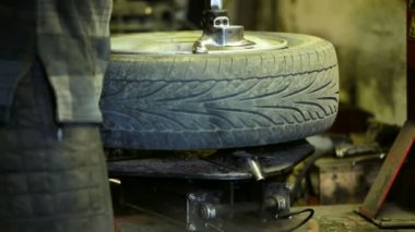 profesyonel bir iş. test otomobil lastiği servis istasyonu