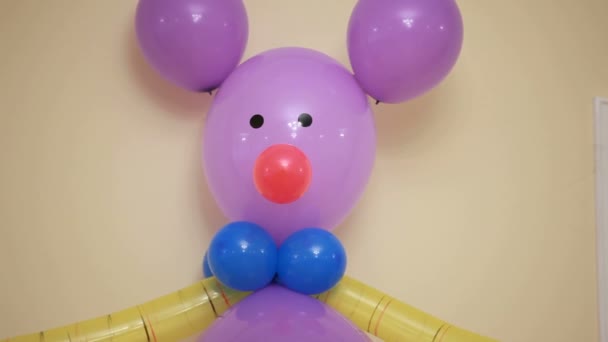 Clown made of different balloons. — Stock Video