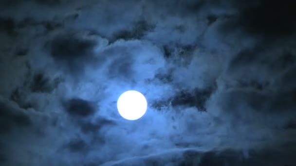 Heller Mond geheimnisvoll schöner Mond. — Stockvideo