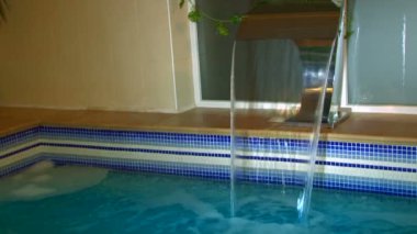 su. cihaz havza doldurur.