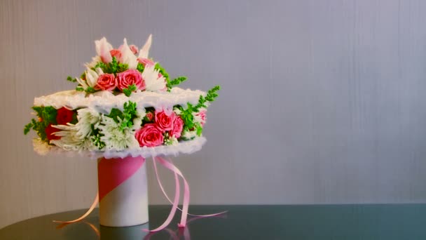In a frame a wedding bouquet. — Stock Video
