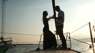 bir yatta romantik Tarih