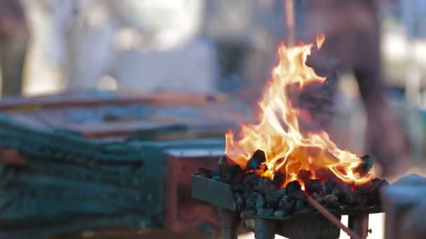 불타는 석탄 — 비디오