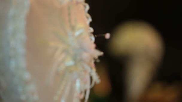 Close-up op bruiloft decoraties — Stockvideo
