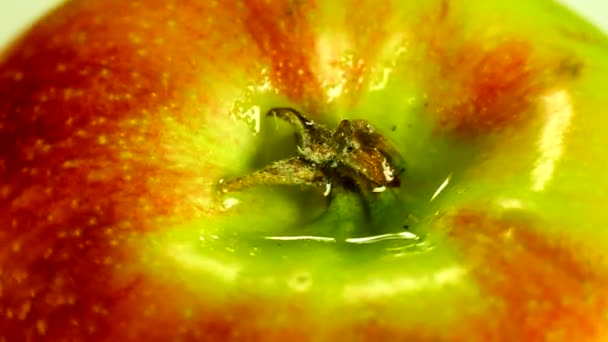 šťavnaté jablko