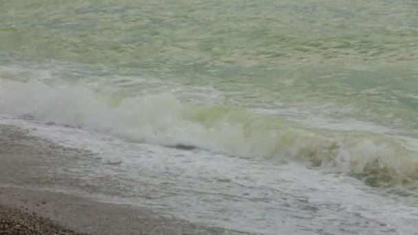 Ondas oceánicas en un día tormentoso. Ondas oceánicas . — Vídeos de Stock