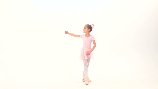 Kleine ballerina. — Stockvideo
