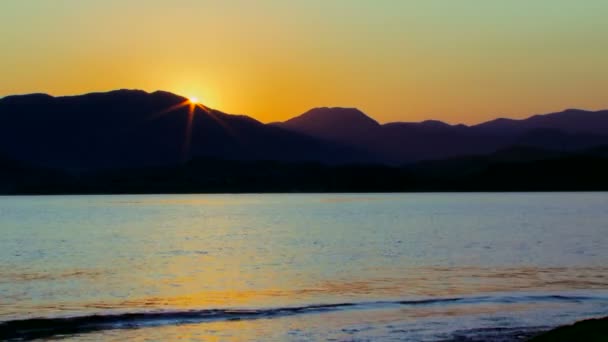 Pittoresco paesaggio marino al tramonto. Paesaggio marino. Scadenza temporale . — Video Stock