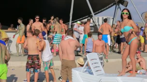 Kazantip festiwalu. plażowa dyskoteka. — Wideo stockowe