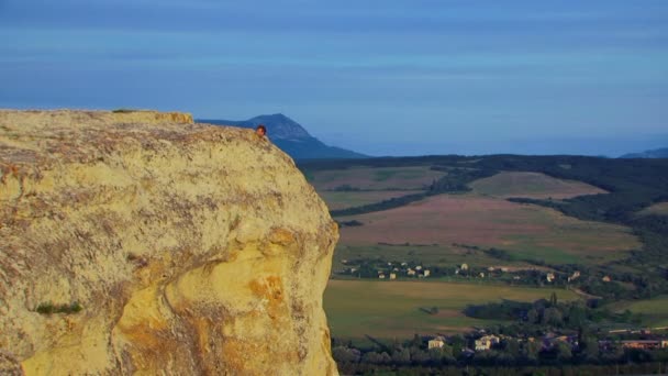 Llegar a la cima — Vídeo de stock