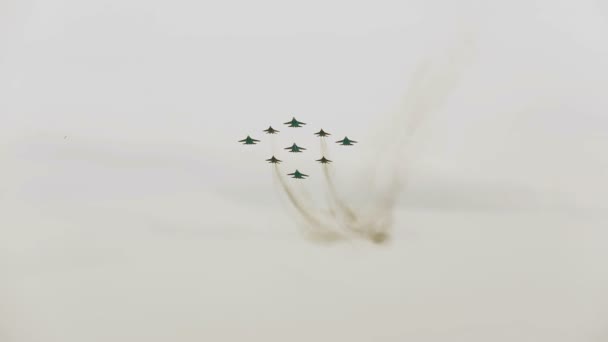 Maio 2014 Aviões Militares Céu Azul Desfile Dedicado Aniversário Dia — Vídeo de Stock