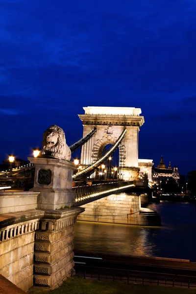 Венгрия, Budapest, цепной мост . — стоковое фото