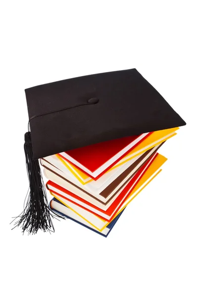 Mortarboard på en bok-stack — Stockfoto