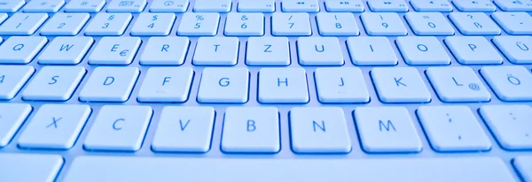 Keyboard of a computer screen in front of — Stock Photo, Image