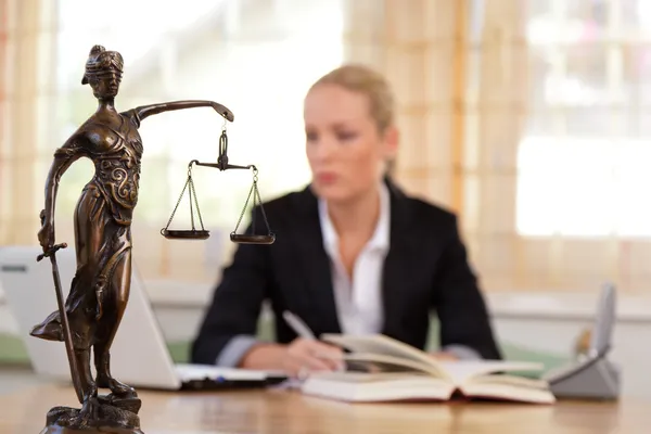 Lawyer in the office — Stock Photo, Image