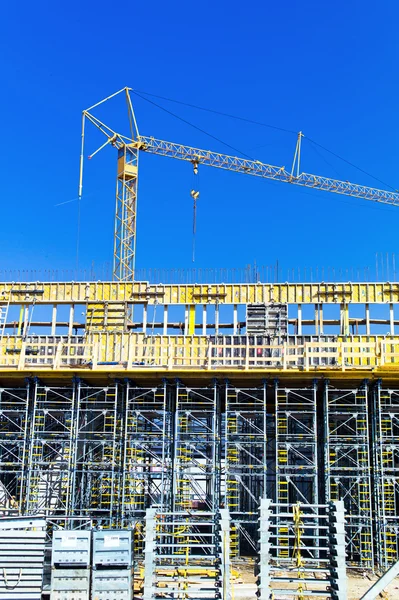 Kran auf Baustelle — Stockfoto