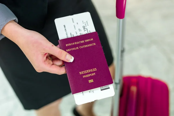 Businesswoman with passport — Stock Photo, Image