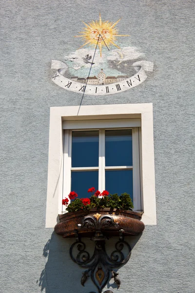 Sundial on a house — Stock Photo, Image