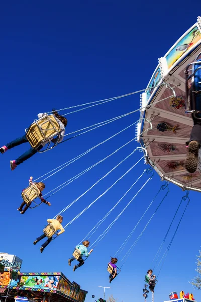 民俗祭のカルーセル — ストック写真