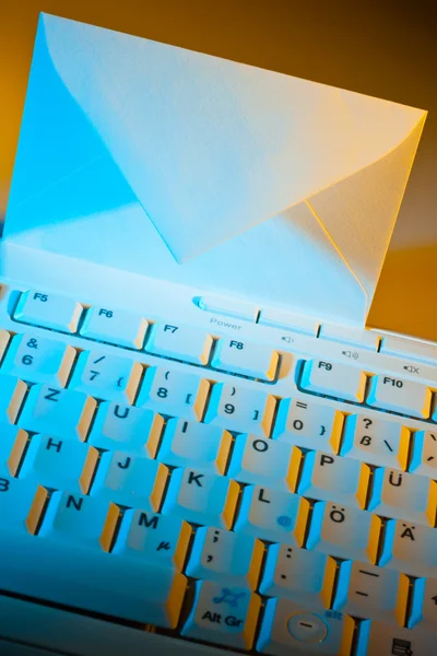 Computer keyboard and envelope. e-mail. — Stock Photo, Image