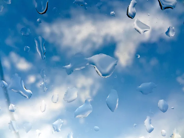 Kapky deště na okenní tabuli — Stock fotografie