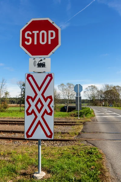 Unbeschrankter crossing — Stock Photo, Image