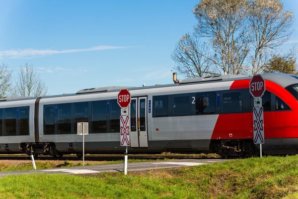 Unbeschrankter kruising — Stockfoto