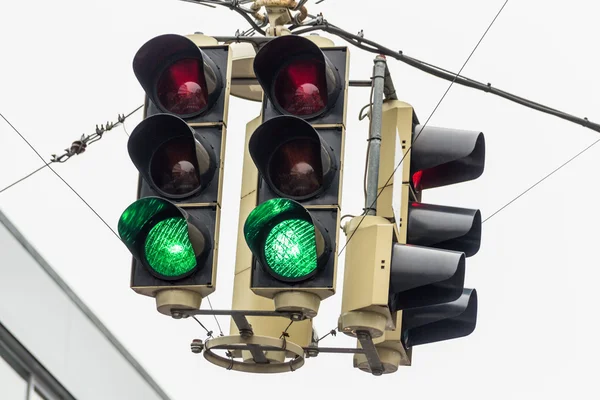 Світлофор з зеленим світлом — стокове фото