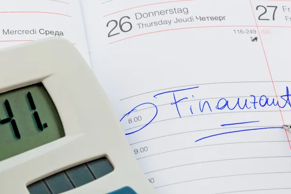 Eintrag im Kalender: Finanzamt — Stockfoto