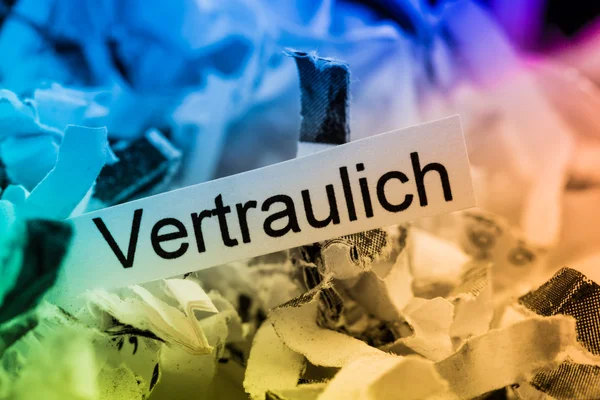 Geschreddertes Papier Stichwort vertraulich — Stockfoto