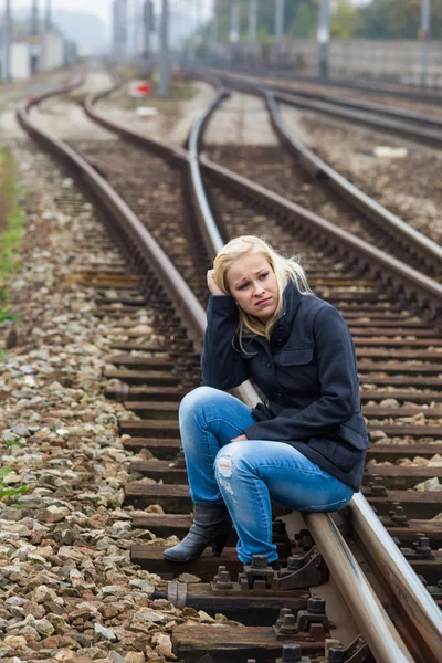 Kadın, endişeli, üzgün ve depresyonda — Stok fotoğraf