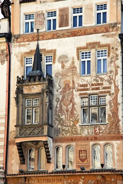 布拉格老城广场、 storchenhaus — 图库照片