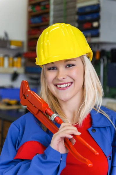 Mechanic in workshop — Stock Photo, Image