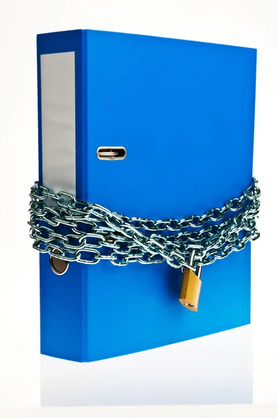 Closed file folder with chain — Stock Photo, Image