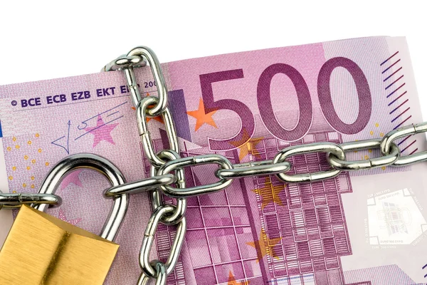 Τραπεζογραμμάτια ευρώ με την αλυσίδα και λουκέτο — Φωτογραφία Αρχείου