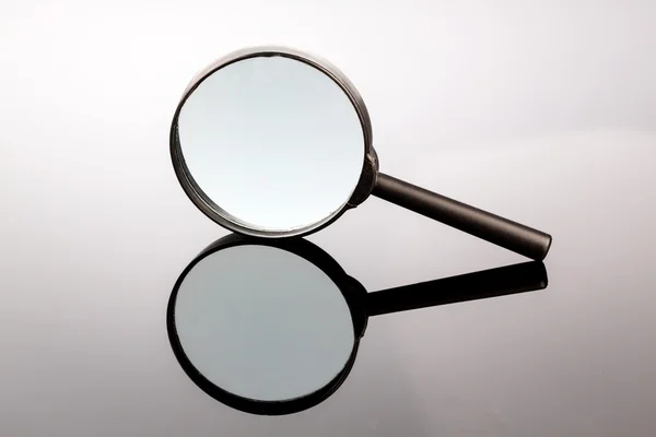 A magnifying glass — Stock Photo, Image