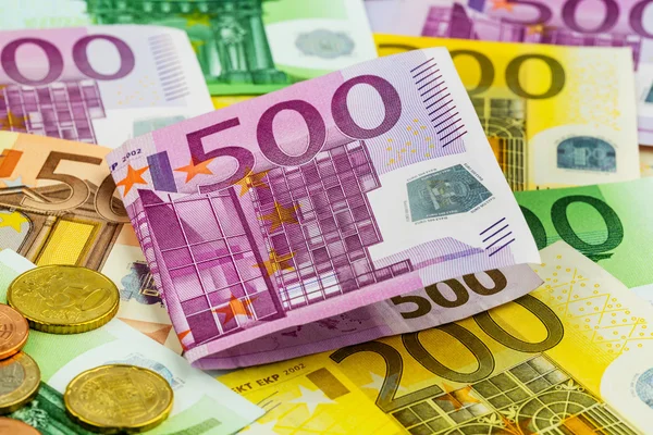 Vele verschillende euro rekeningen — Stockfoto