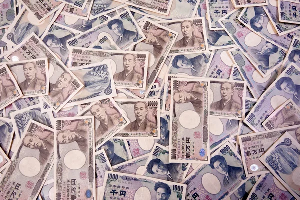 Банкноты йены, японская валюта — стоковое фото