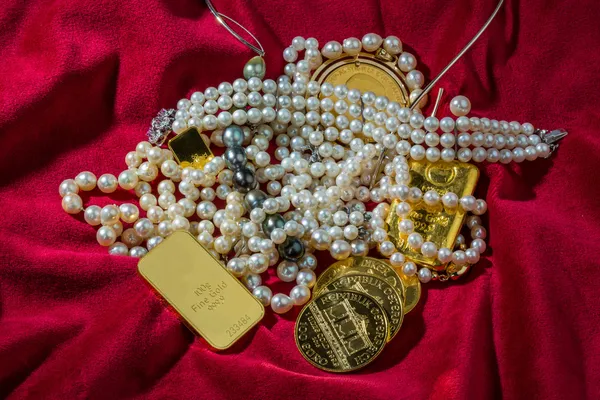 Gold und Schmuck — Stockfoto