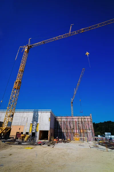 Byggandet av en industribyggnad — Stockfoto