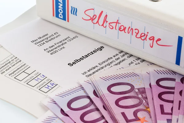 Selbstanzeige beim Finanzamt — Stockfoto