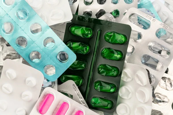 Tabletten onder blister — Stockfoto