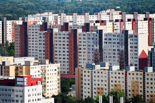 Словакия, Братислава, многоквартирные дома — стоковое фото