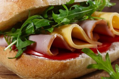 ciabatta jambon ve peynir ile