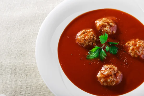 Sopa de tomate con albóndigas — Foto de Stock