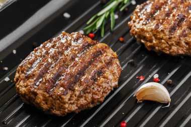 Hamburger ızgara tava