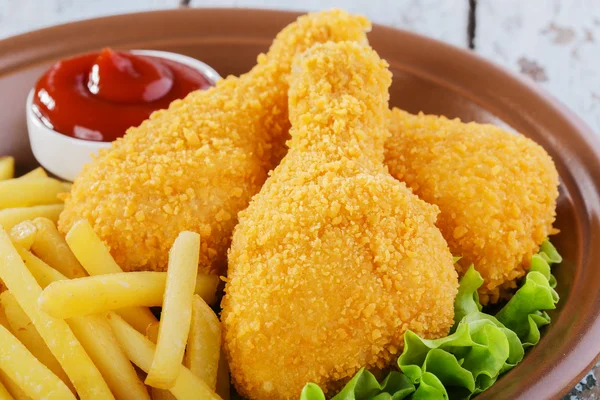 Panerad kyckling Kycklingben pommes frites ben — Stockfoto