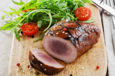 salata bonfile ızgara biftek