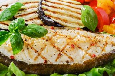 Balık ızgara biftek sebze lancet balık