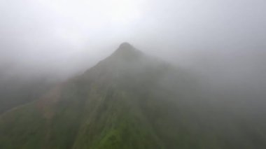 15 Ekim 2022 'de Azores Dağı' nın tepesindeki Hava Görüntüleme Uçuşu.